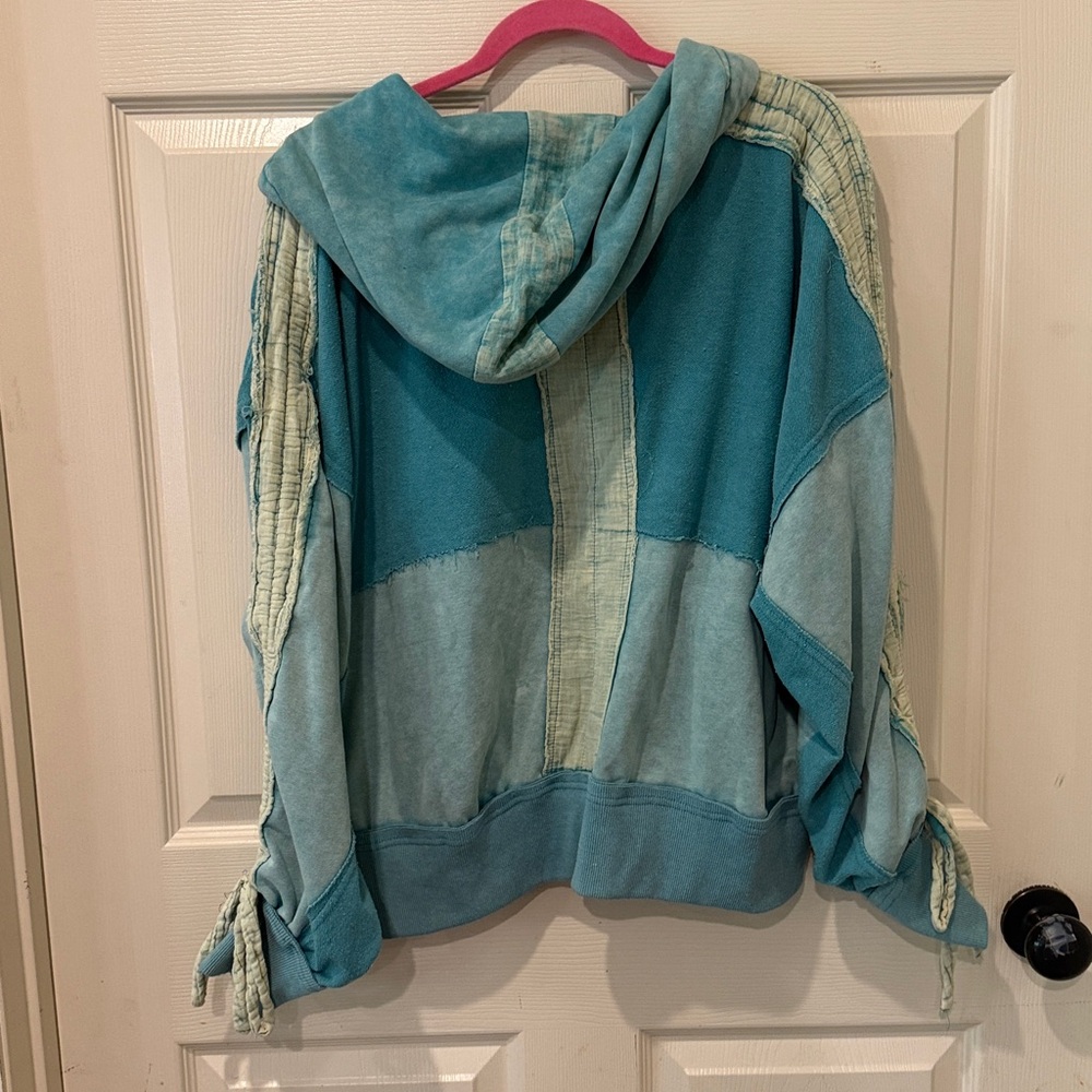 Oli & Hali teal distressed zip up hoodie, medium - Picture 7 of 7